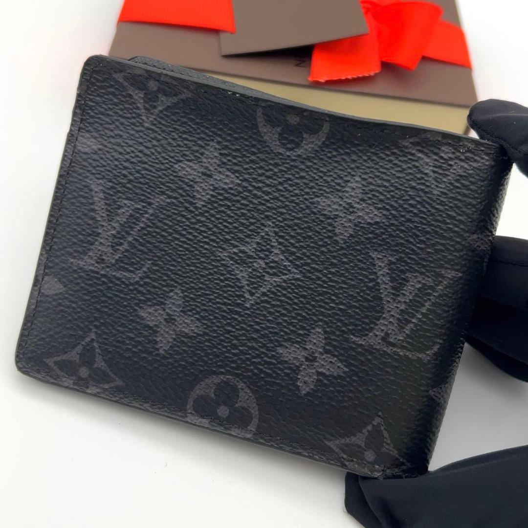 ルイヴィトン エクリプス 二つ折り財布 ミュルティプル 黒 イニシャル無し ルイヴィトン エクリプス 二つ折り財布 ミュルティプル 黒 イニシャル無し