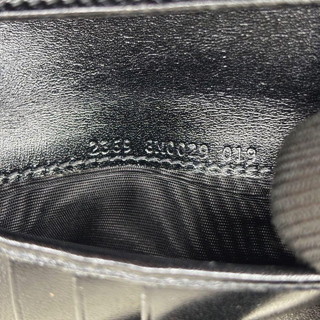 極美品 FENDI フェンディ 財布 二つ折り M83 - メルカリ