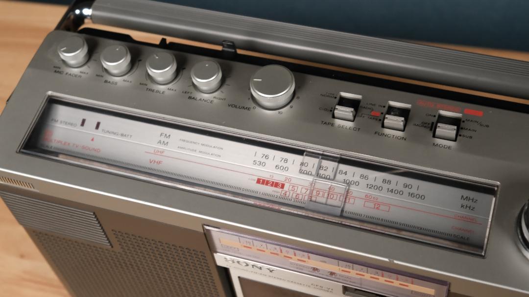 ステレオラジカセ『ZILBA'P TV』(ソニー、1979年発売)を修理