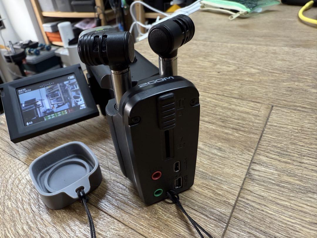 ビデオカメラ ZOOM Q4n Amazon | ZOOM ズーム ハンディビデオカメラレコーダー Q4n