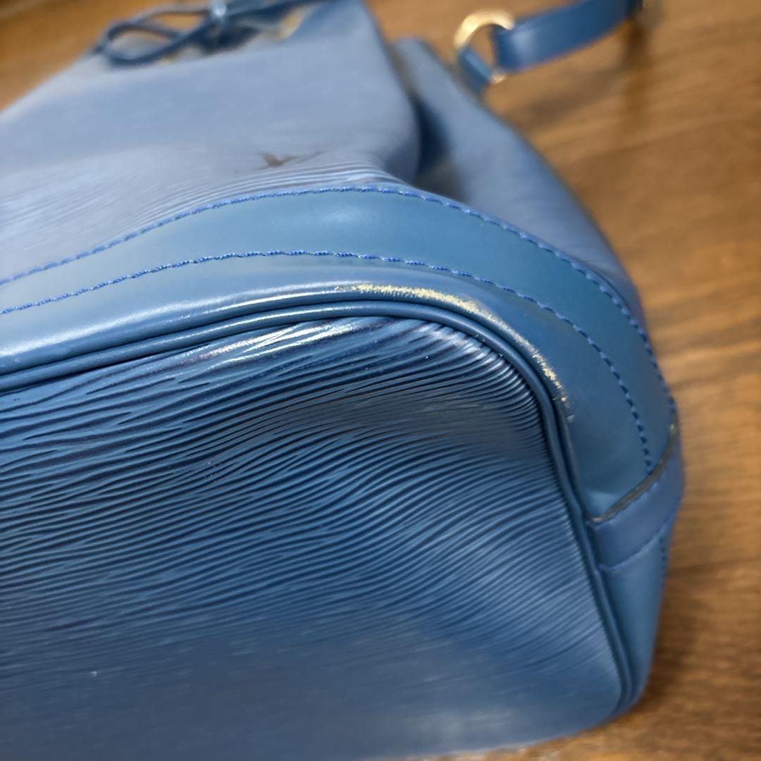 Louis Vuitton エピレザー 巾着型ショルダーバッグ