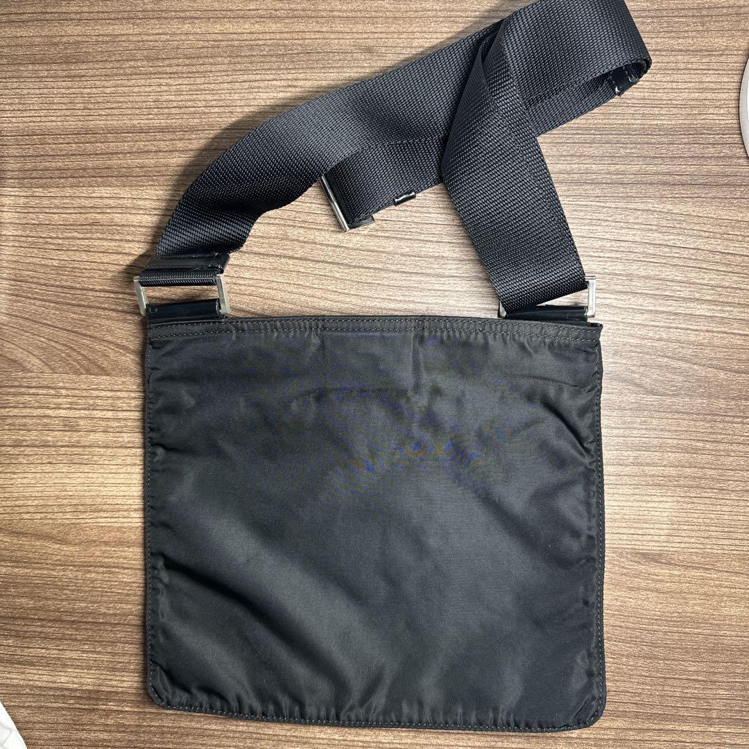 PRADA ブラック ショルダーバッグ サコッシュ