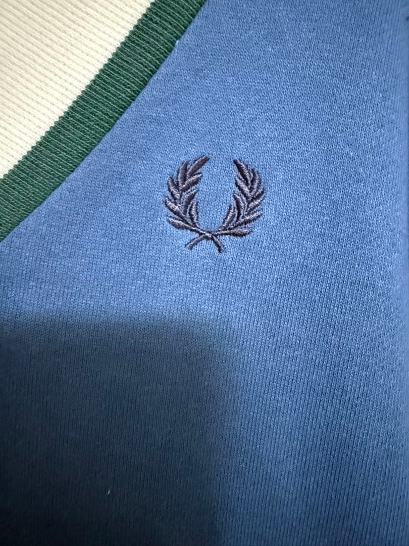 FRED PERRY　フレッドペリー　チルデンvネックスウェット