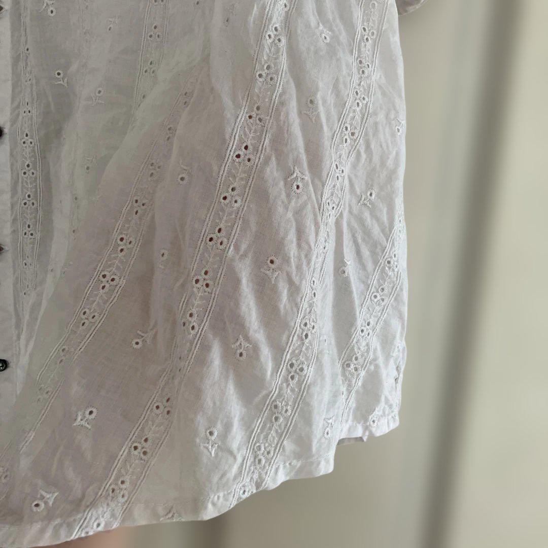 見逃し厳禁！おトクな GASA blouse メルカリ - 小花刺繍ブラウス ガサ トップス