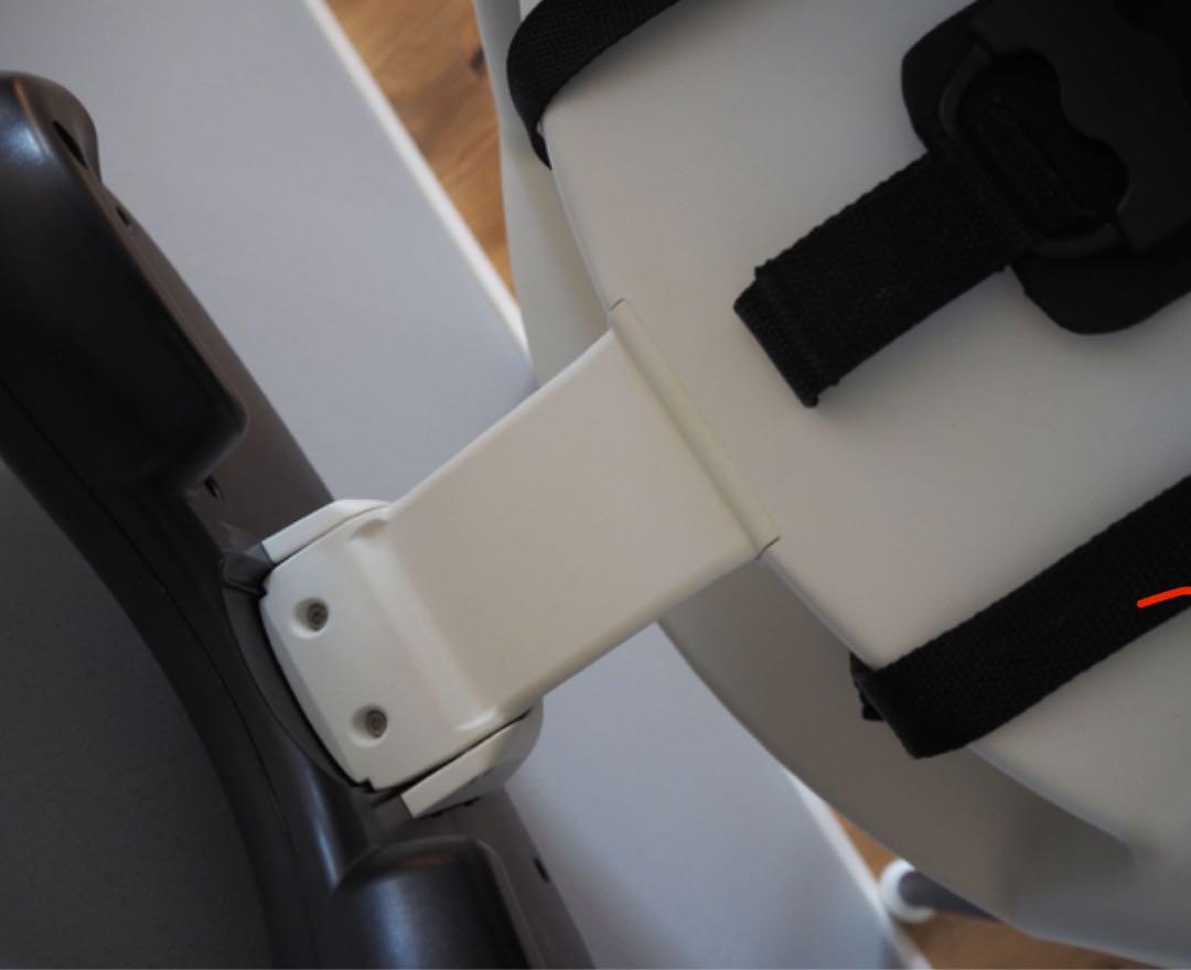 ベビービョルン　ハイチェア　BABYBJORN ハーネス付