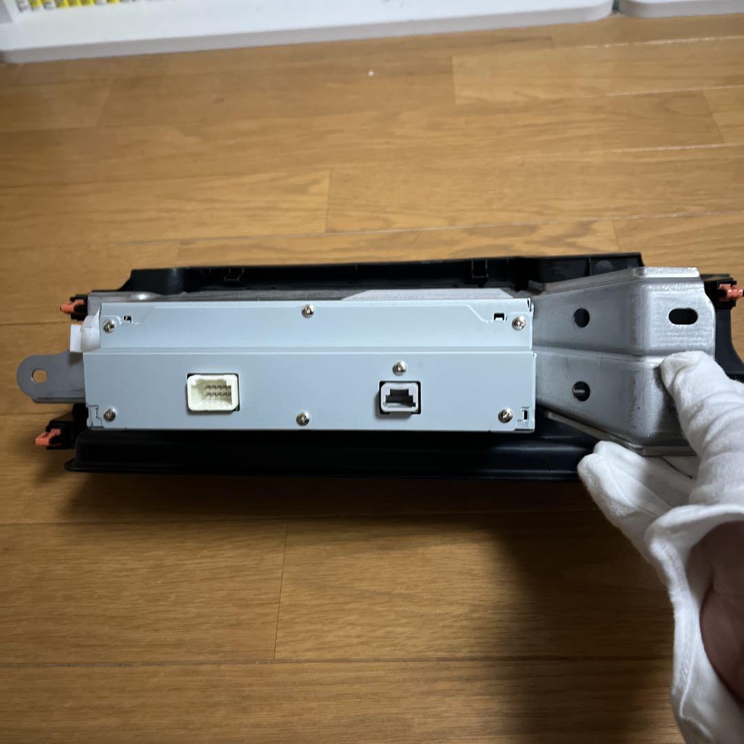 30後期アルファード、ヴェルファイア用 DVDデッキ　86270-K0010