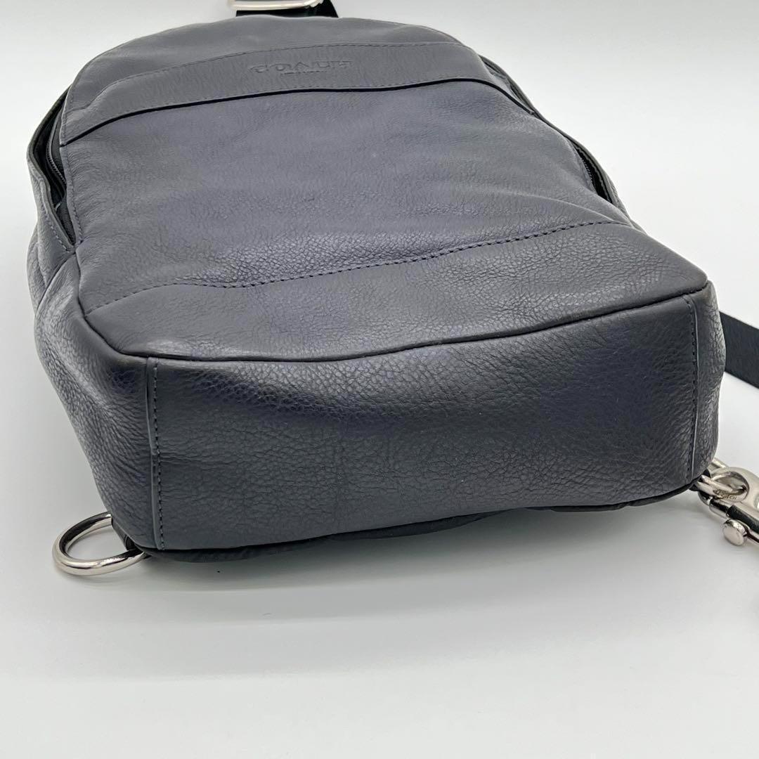 極美品✨ハンティングワールド ボディバッグ バチューサーパス ネイビー 美品！ハンティングワールド バチューサーパス ボディバッグ