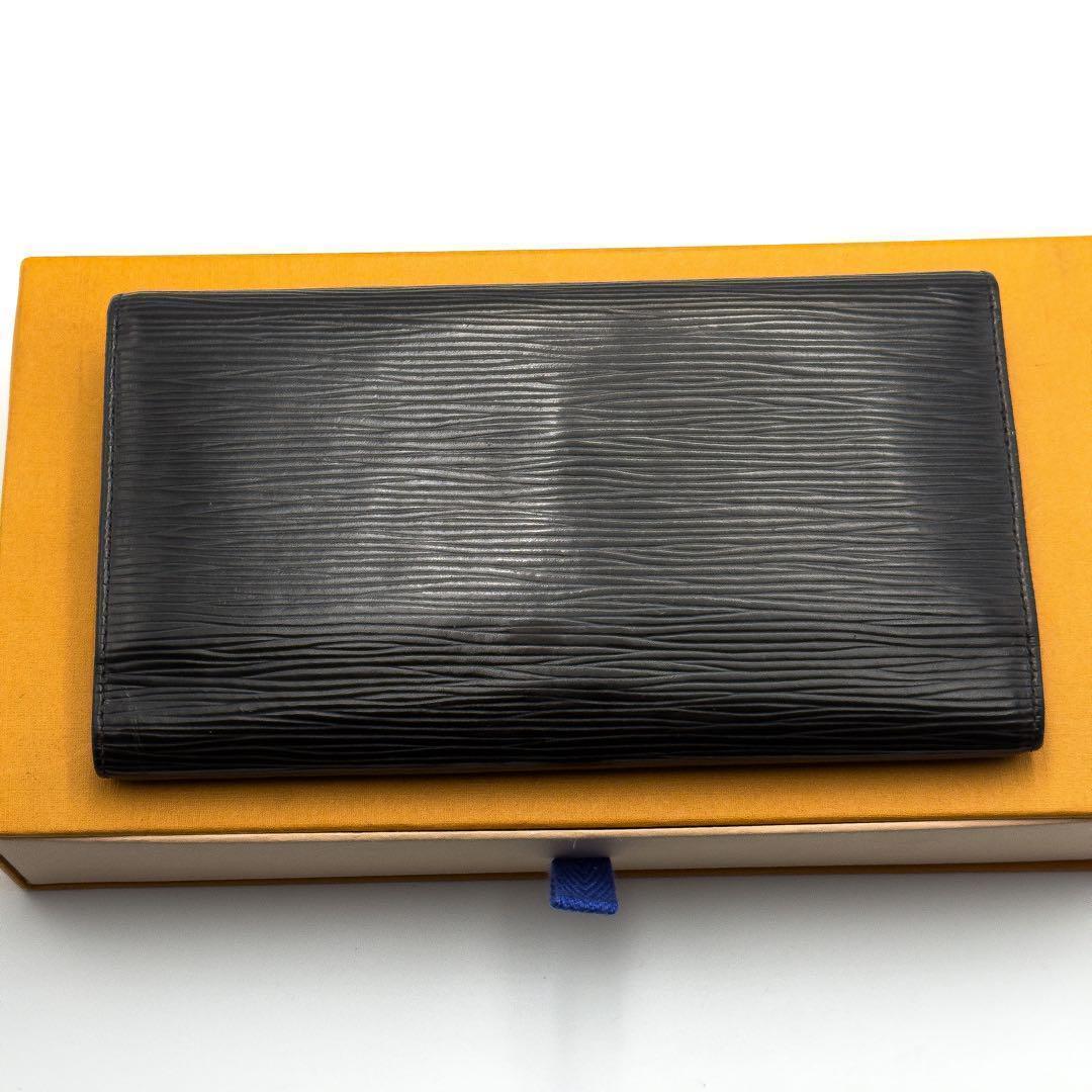 ルイヴィトン【極美品】エピノワールポルトフォイユインターナショナル三つ折り財布