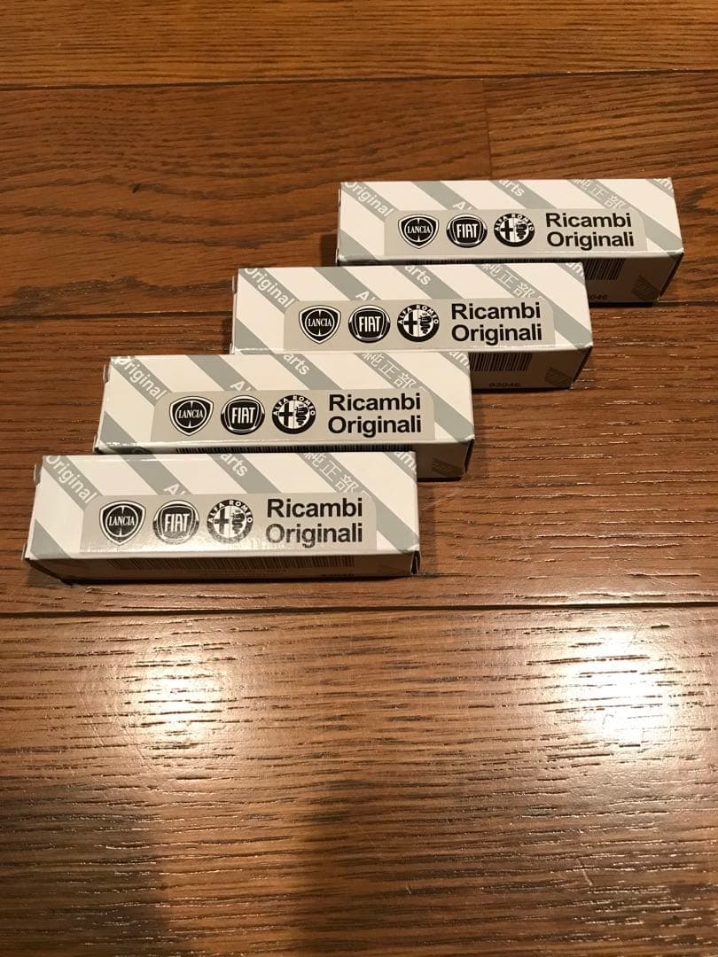 アバルト595用　純正スパークプラグ新品