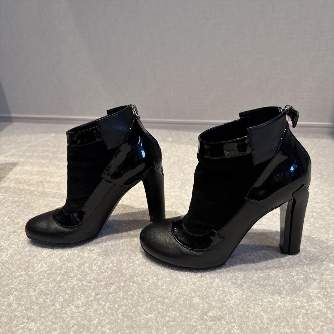 シャネル　CHANEL ブーティ　アンクルブーツ　黒