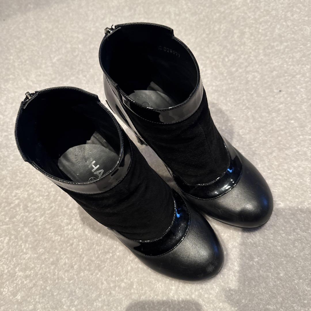 シャネル　CHANEL ブーティ　アンクルブーツ　黒
