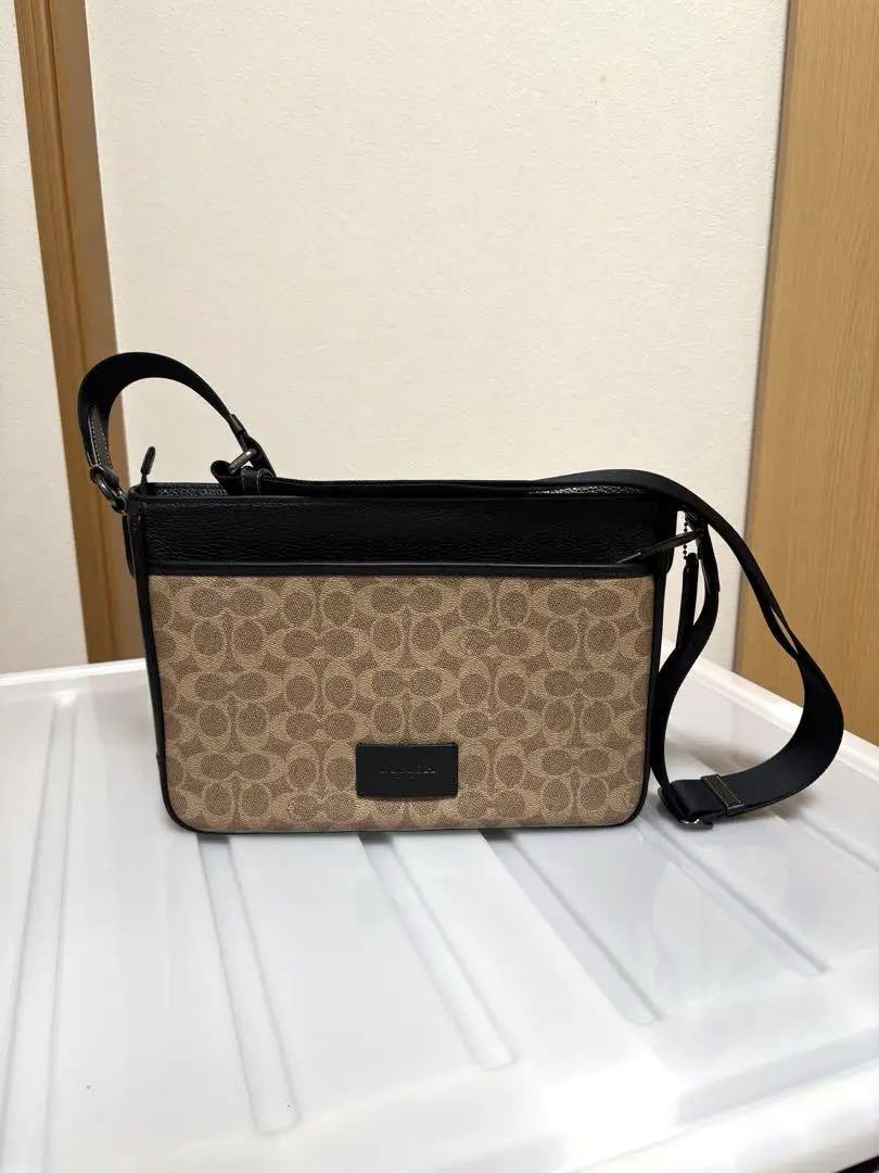 専用　(美品) コーチ ショルダーバッグ ベージュ・黒