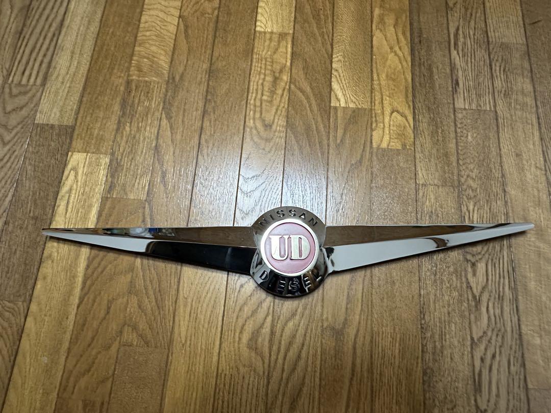 日産　UD  バスマーク　中古品