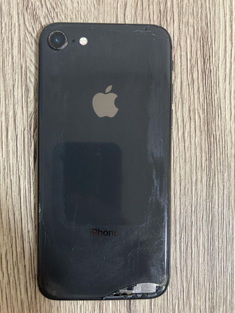 中古品】iPhone 8 スマートフォン本体（画面割れあり）
