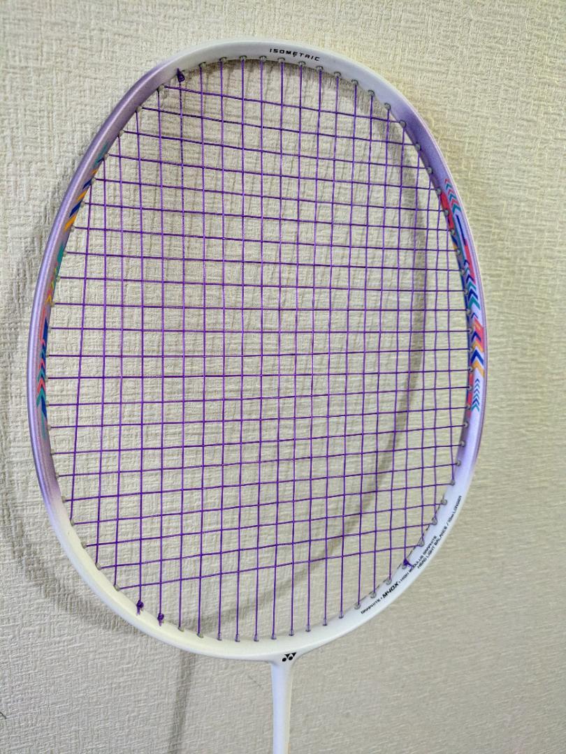 美品 YONEX ヨネックス ナノフレア200 バドミントンラケット