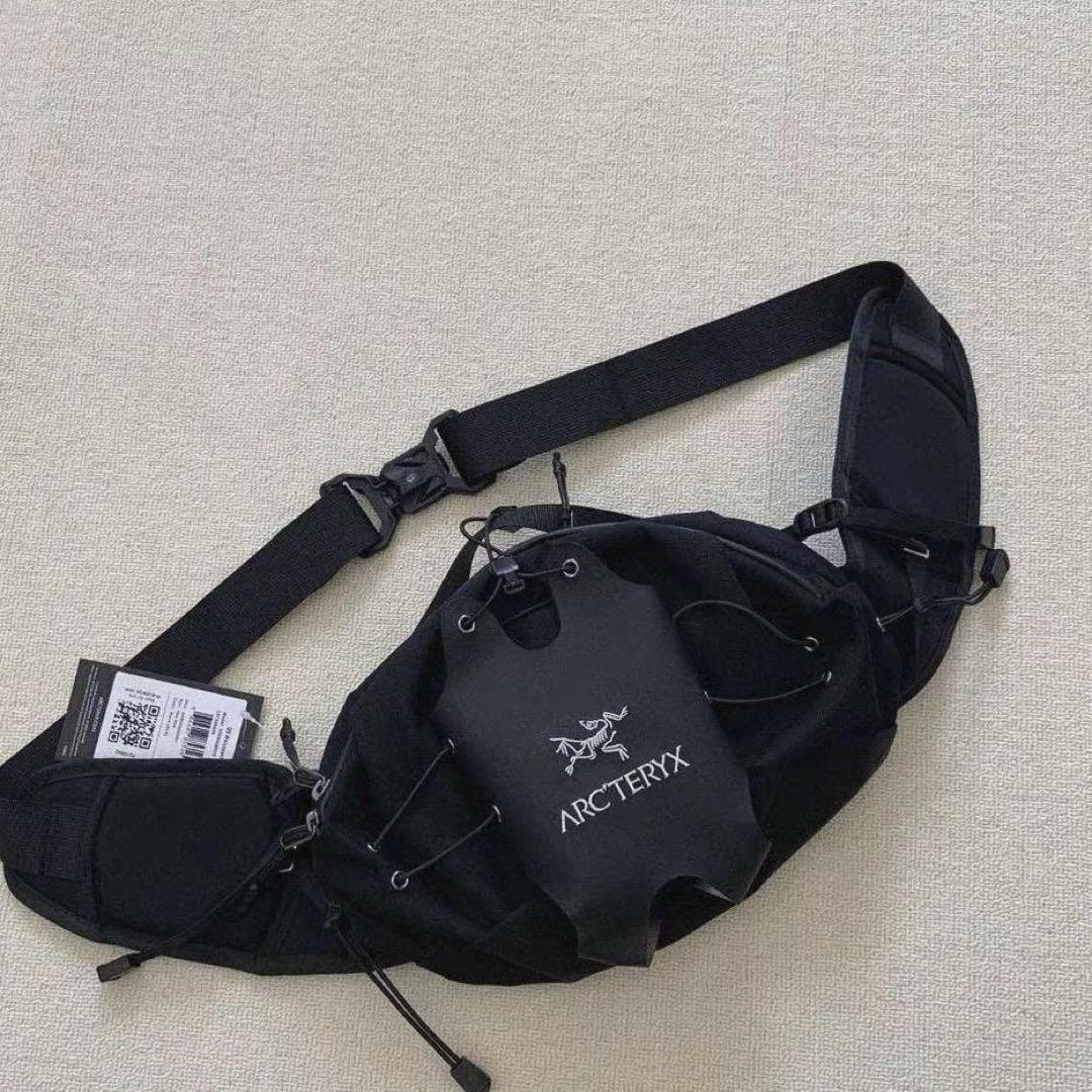 ARC'TERYX ブラック ウエストバッグ限6月末に販売出荷 - メルカリ