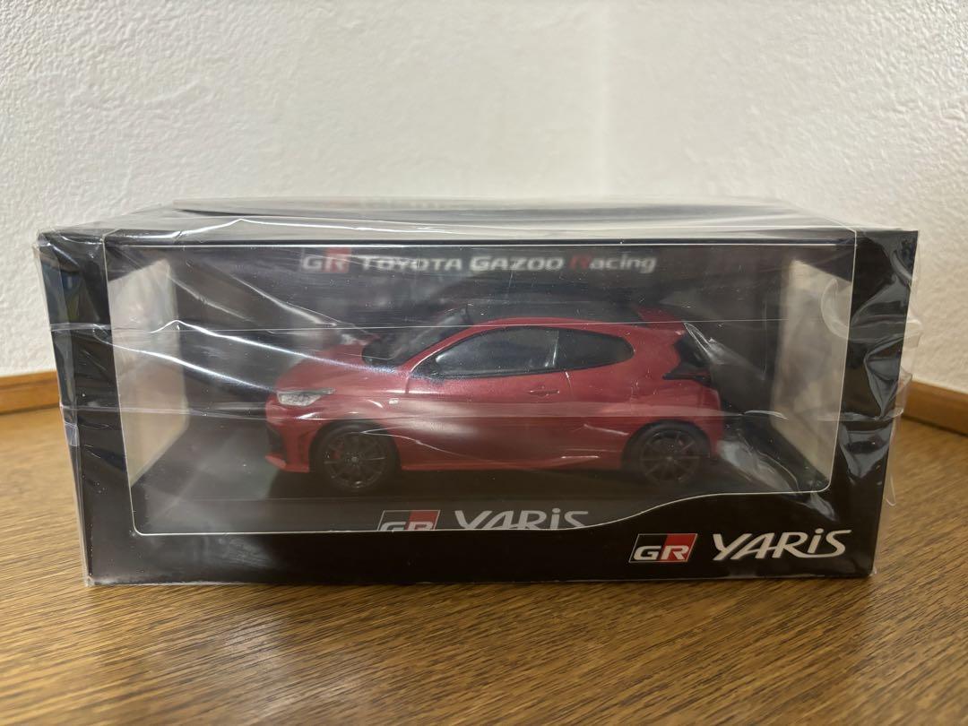 新型GRヤリス　ミニカー　カラーサンプル　レッド