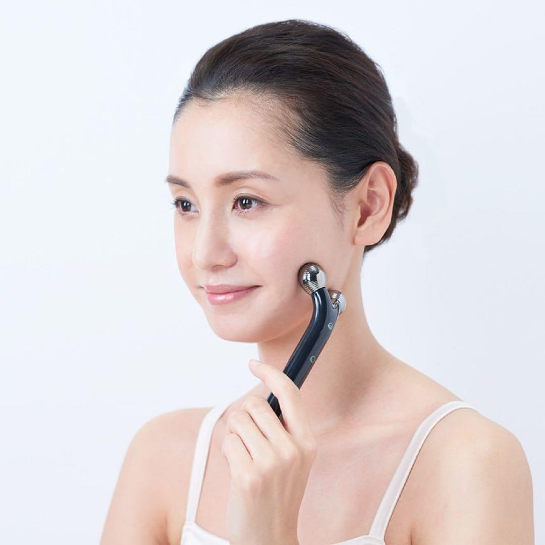 ヤーマン ATMAN USB充電式美顔ローラー ブラック YAMAN 美顔ローラー USB充電式 ブラック - メルカリ