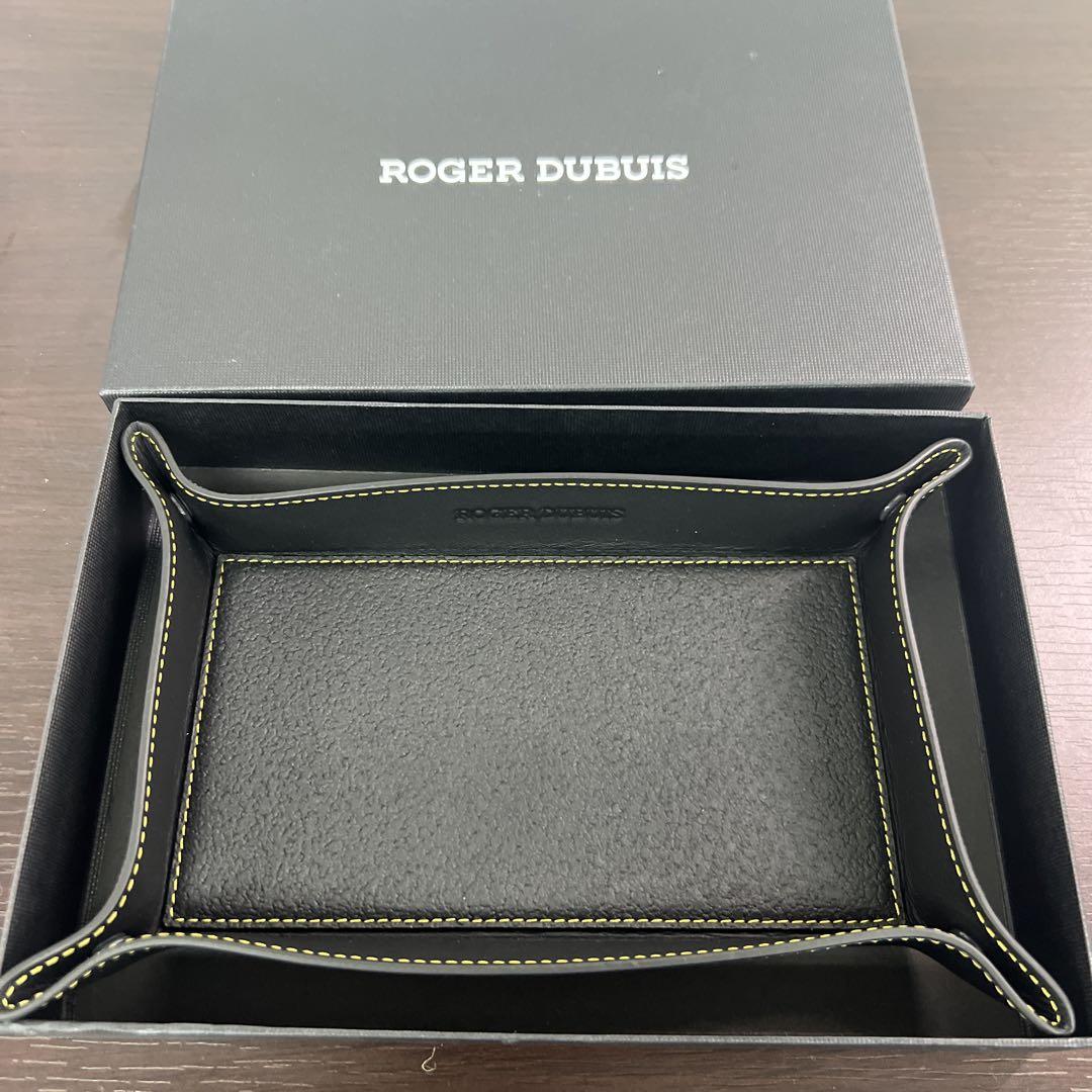 ◉新品箱付き　非売品　ロジェ・デュブイ　レザートレイ 4,600円