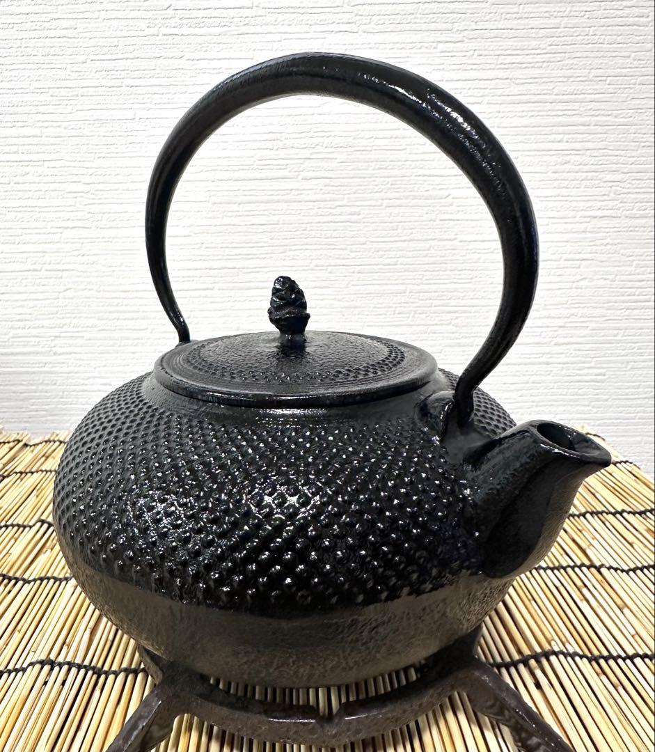 未使用品　南部運南堂鍋元造　１５型アラレ　南部鉄瓶　南部鉄器　調理器具　鉄瓶