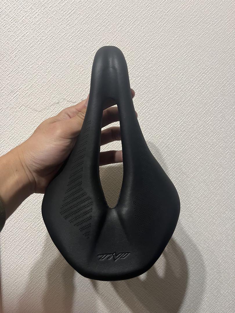 TNI ライトフライカーボンレール サドル TNI ( ティエヌアイ ) サドル LiteFly Carbon Saddle ( ライト
