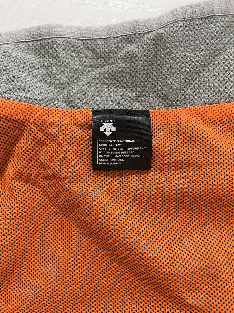 衝撃の激安コスパ・掘り出し物も O メンズ ベスト デサント 美品】DESCENTE K3@9 メルカリ - トップス