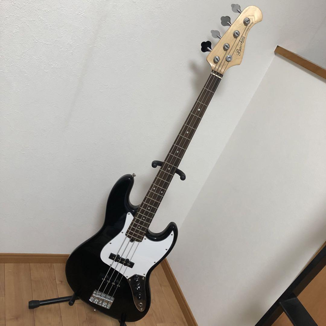 ブラックエレキベース 4弦