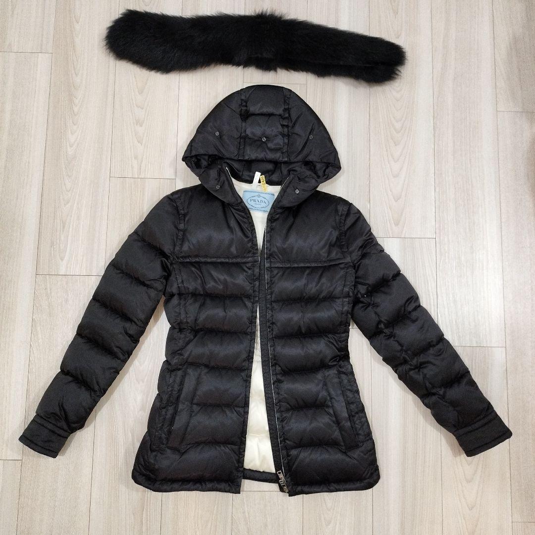 美品 PRADA ダウン 黒 - メルカリ 美品 PRADA ダウン 黒 - メルカリ