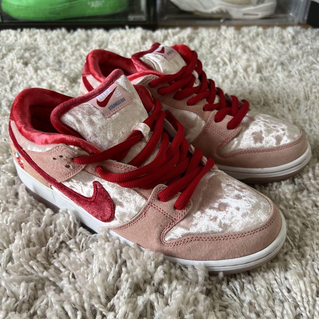 Nike Dunk Low StrangeLove ピンク/レッド