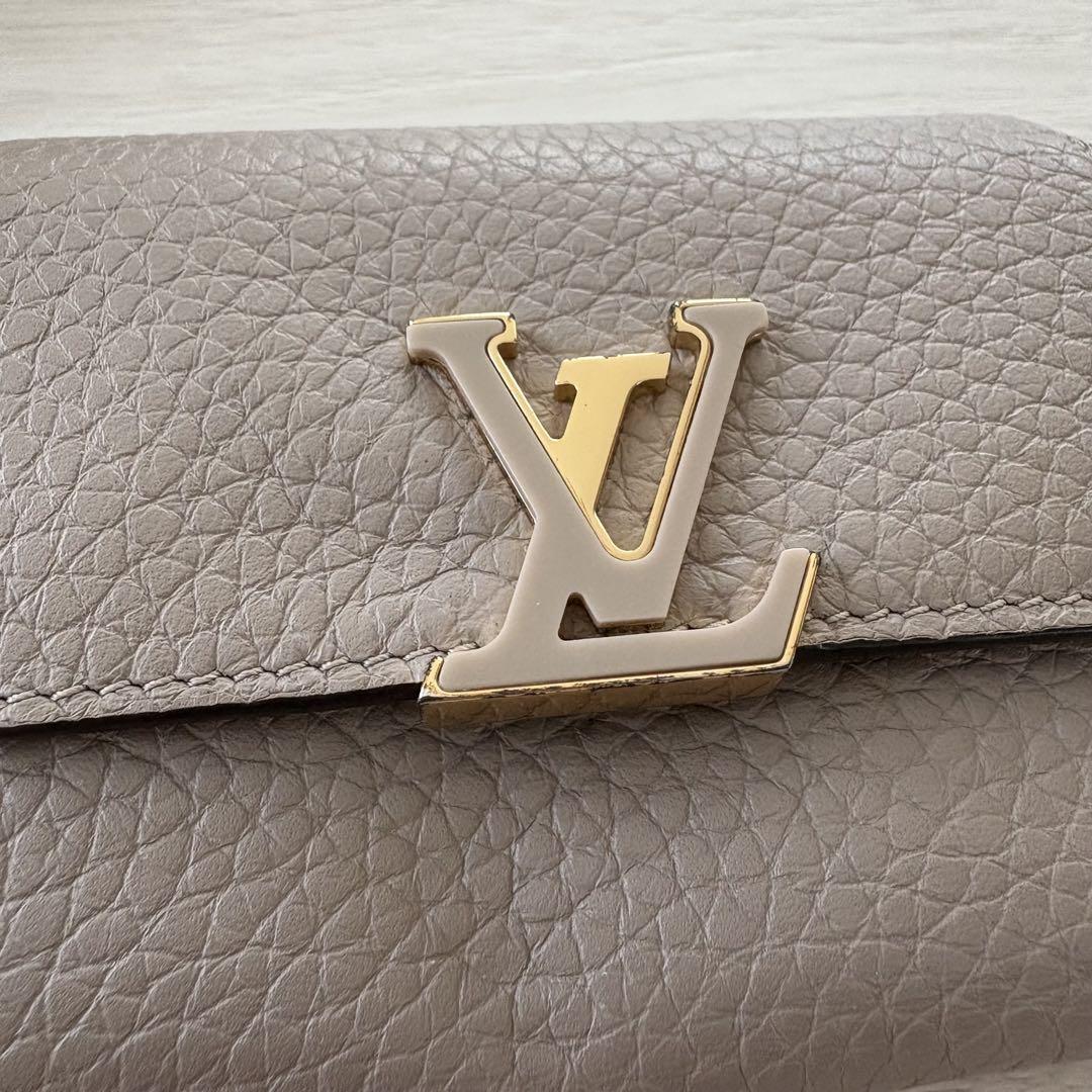 LOUIS VUITTON 三つ折り財布　カプシーヌxs