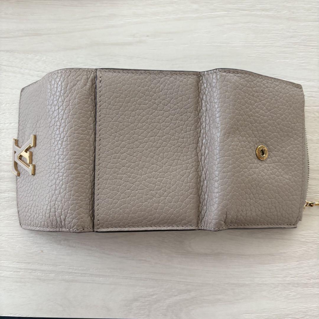 LOUIS VUITTON 三つ折り財布　カプシーヌxs