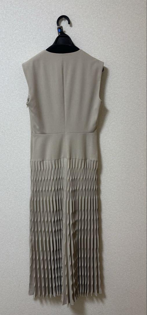 LAUBEBLANC Shell Pleats Dress Beige - メルカリ