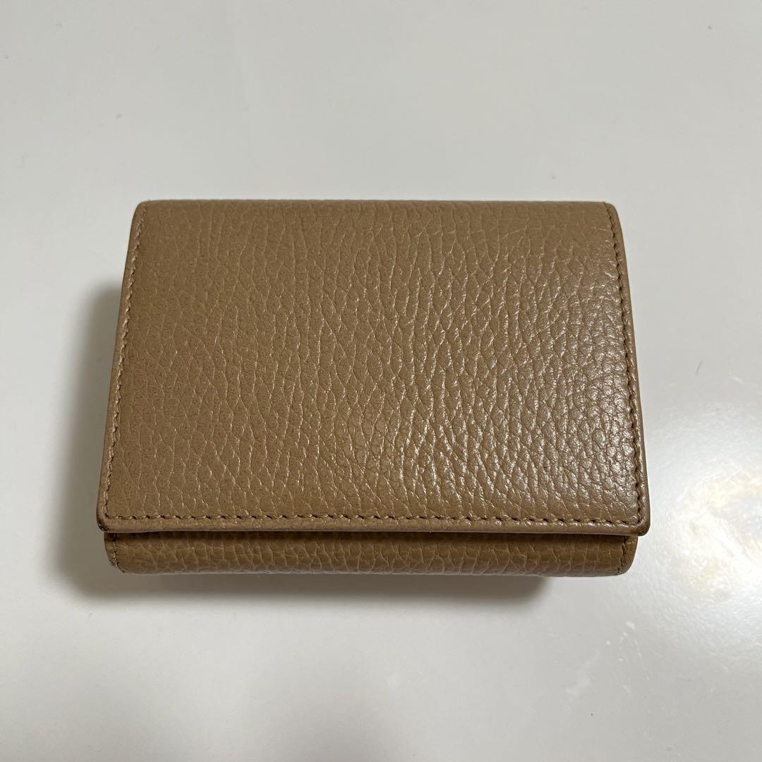 GUCCI ベージュ