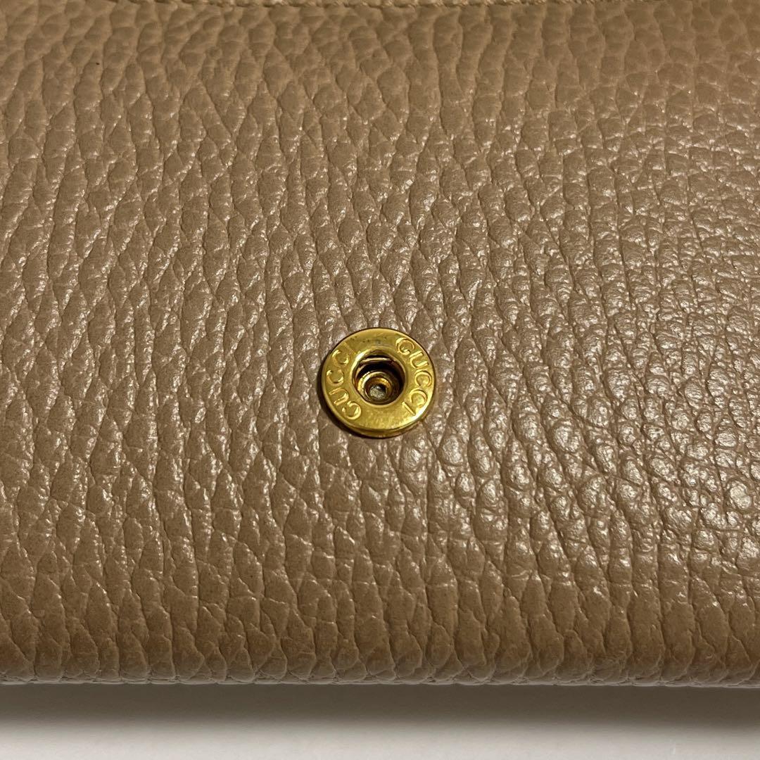 GUCCI ベージュ