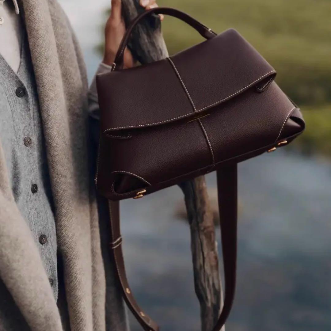 クロスボディバッグ ショルダーバッグ ブラウン カジュアル エレガント