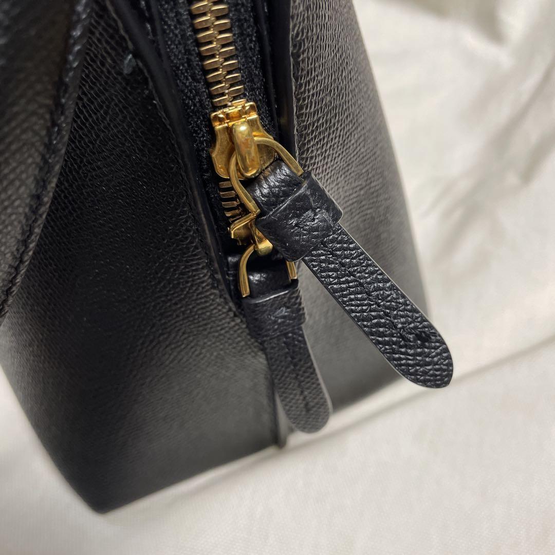 Ferragamo フェラガモ　バッグ　黒