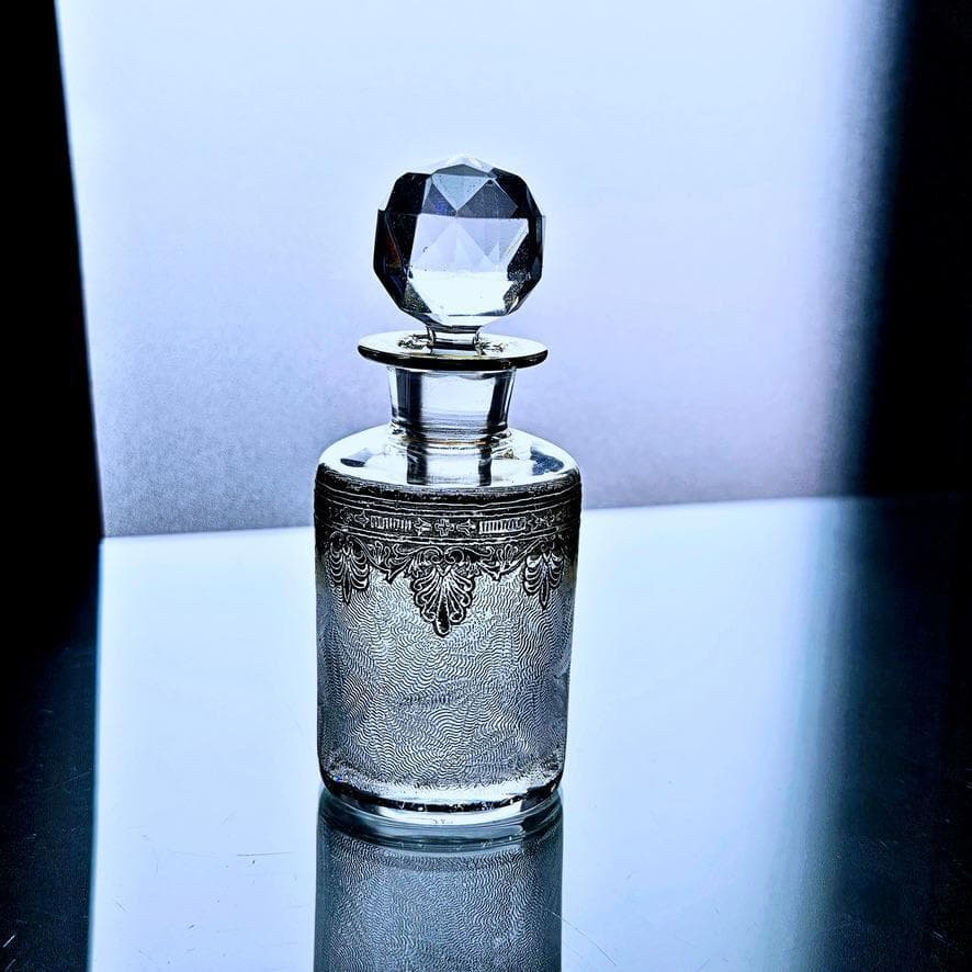 金彩オールドサンルイ ネリーの美しい香水瓶#65 1900年前後 金彩オールドサンルイ ネリーの美しい香水瓶#65 1900年前後