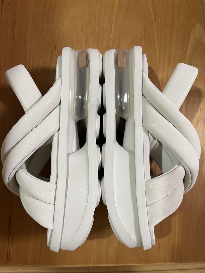 NIKE  エアマックスアイラ　24
