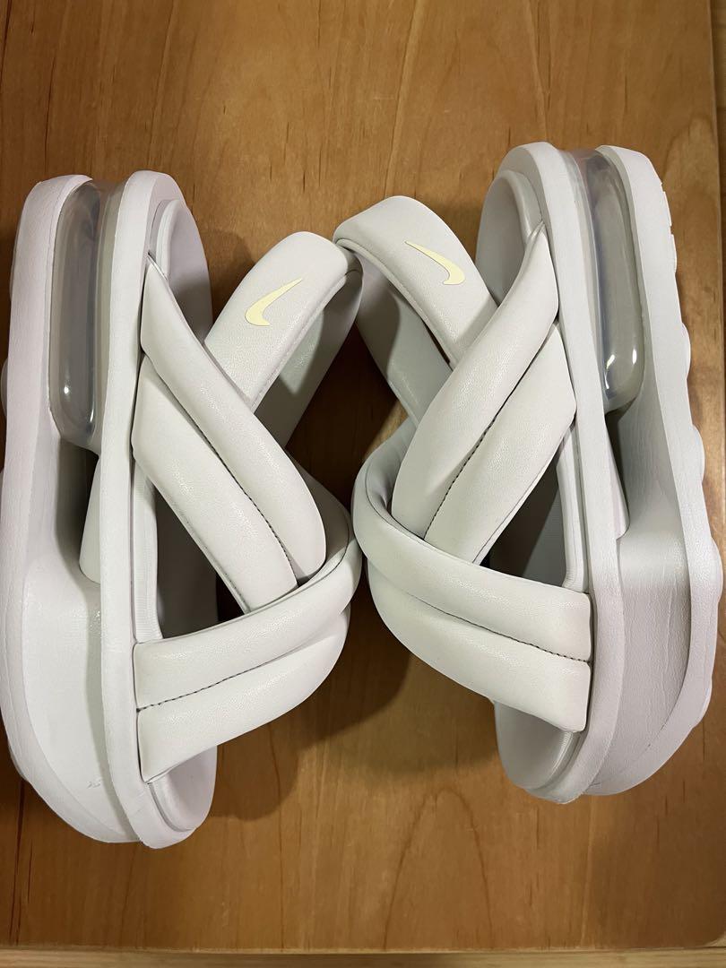 NIKE  エアマックスアイラ　24