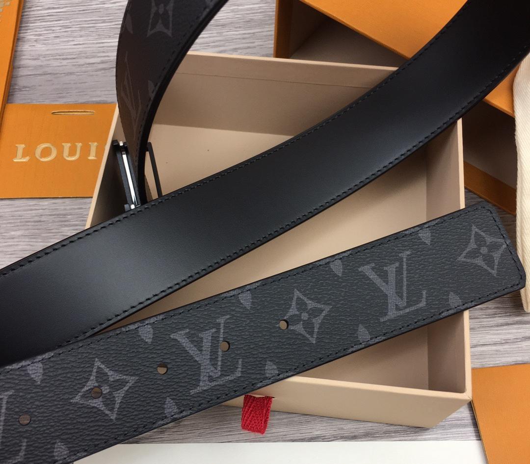 LOUIS VUITTON ベルト サンチュール LVイニシャル