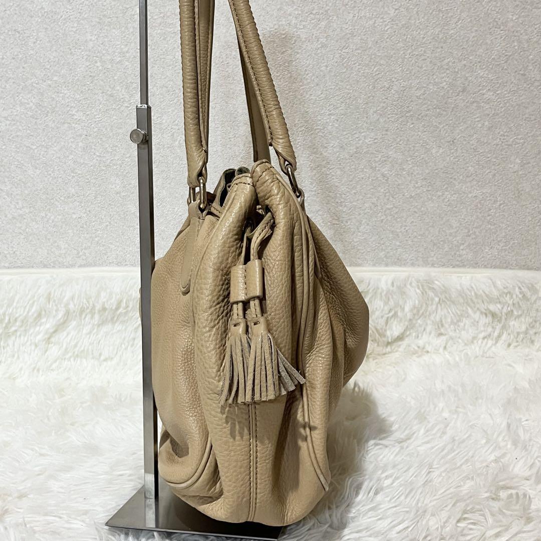 アニエスベー ハンドバッグ レザー ベージュ ロゴプレート 肩