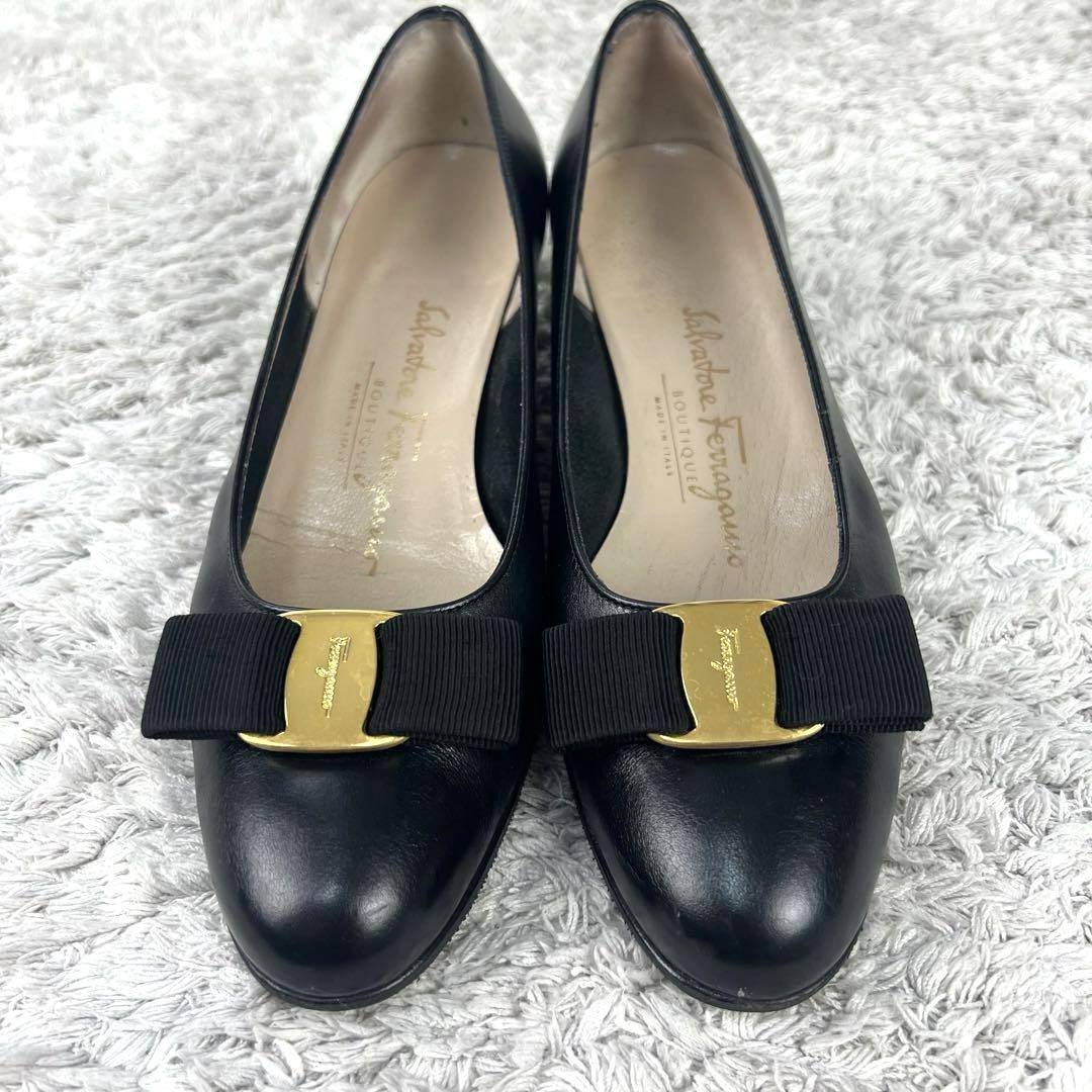 【美品】サルヴァトーレフェラガモ　パンプス　ヴァラリボン　6 1/2C