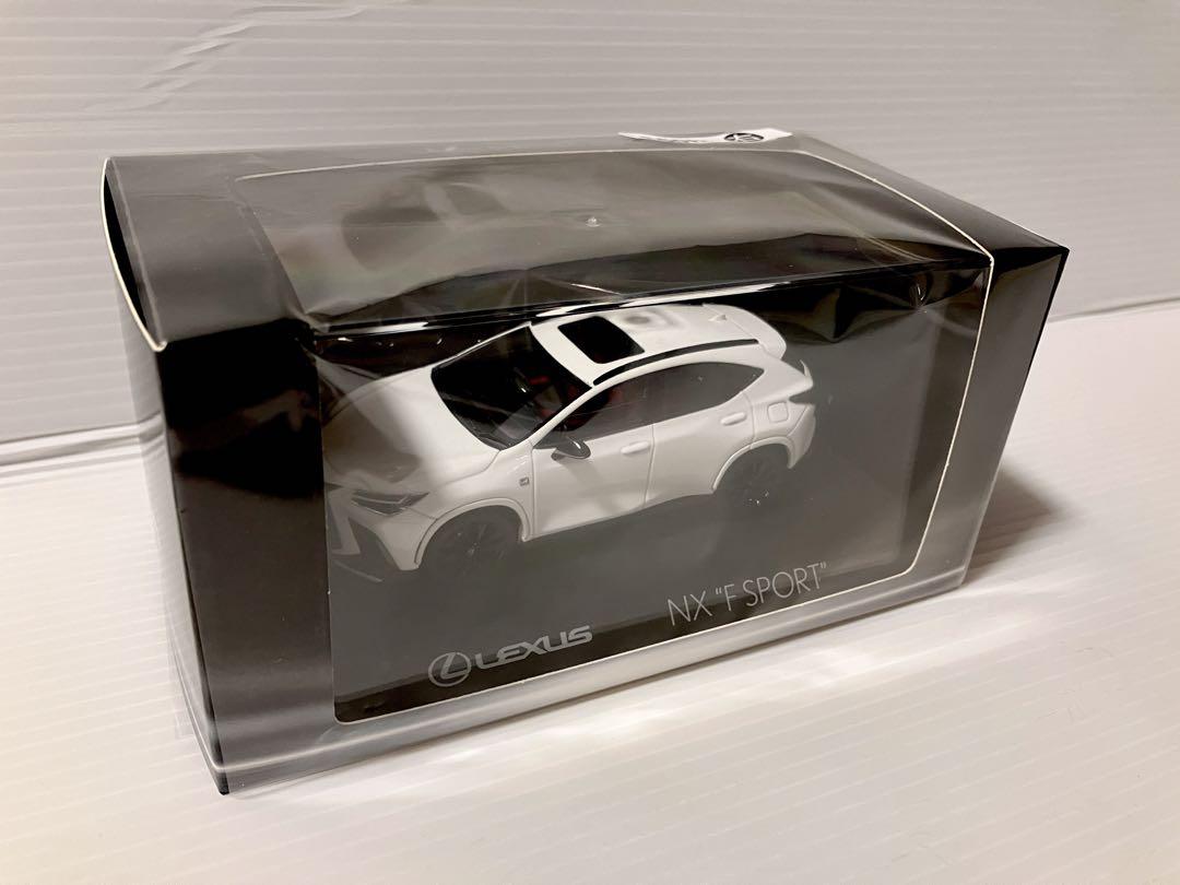 レクサスNXミニカー1/43　F SPORT ホワイトノーヴァ ガラスフレーク