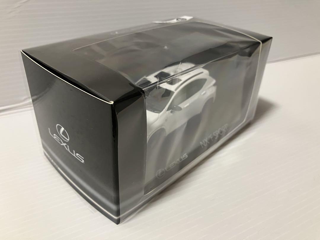 レクサスNXミニカー1/43　F SPORT ホワイトノーヴァ ガラスフレーク