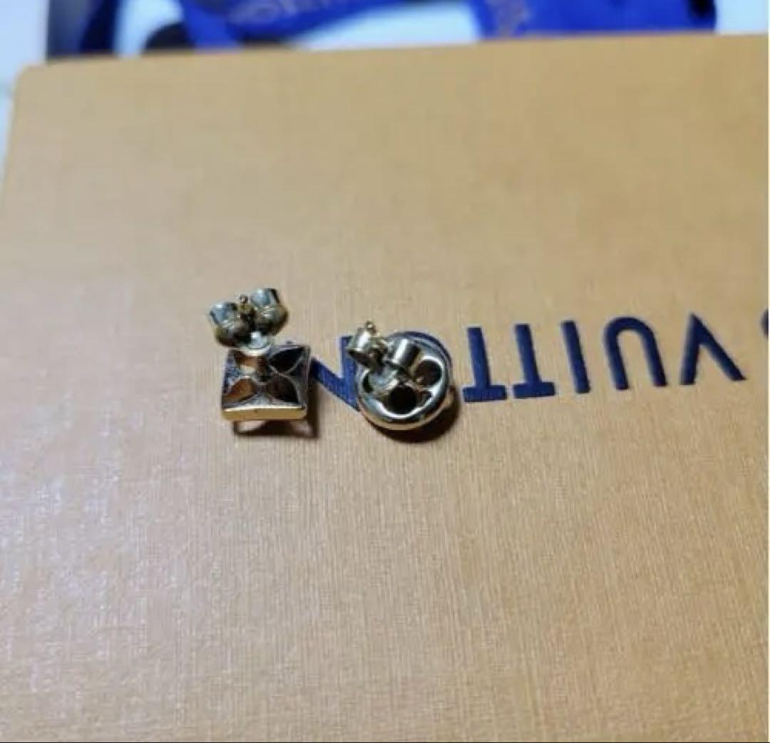 耳元にそっと輝く❤️LOUIS VUITTON ピアス・クレイジー イン ロック