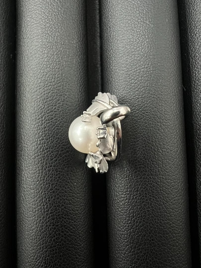 K18WG パール&ダイヤモンド リーフモチーフ ペンダント K18WG パール&ダイヤモンド リーフモチーフ ペンダント