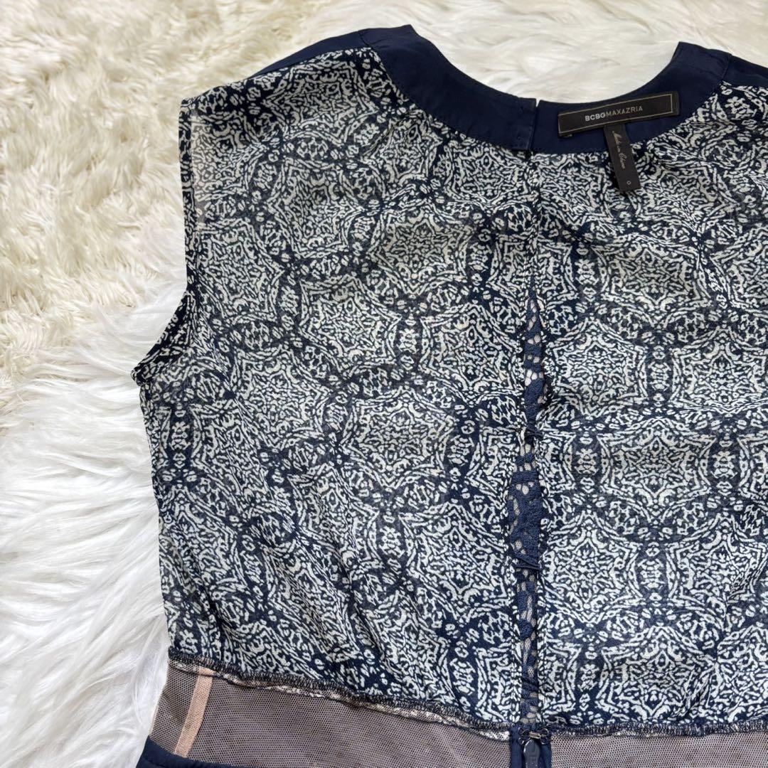 上品なスタイル BCBGMAXAZRIA 上品 ノースリーブワンピースフロントレース0 ワンピース