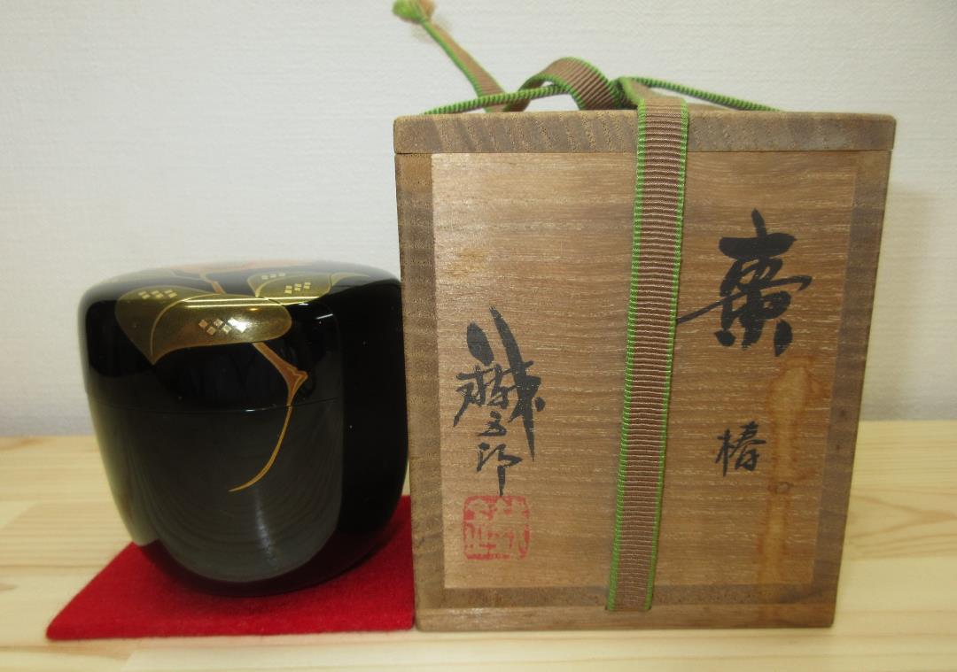 送料込【逢絢亭】茶道具 大棗 輪島塗 椿蒔絵 螺鈿 木製 鈴谷鐵五郎 共箱入り