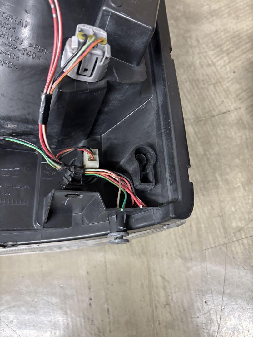 スズキ　エブリィ　DA64V ヘッドライト　左右セット　中古
