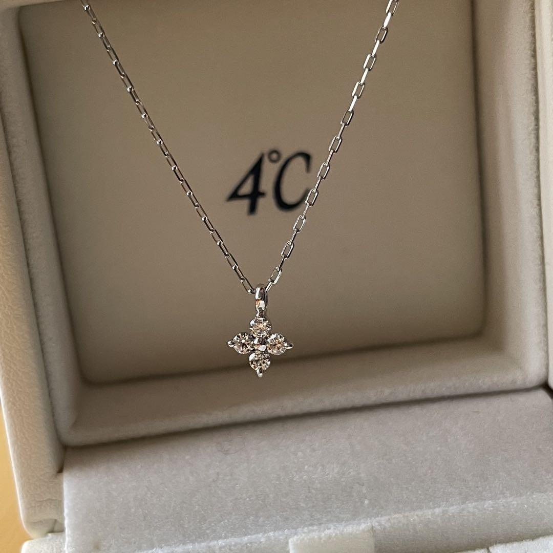 美品★4℃ K10 ジルコニア　フラワー ネックレス ペンダント 美品☆4℃ K10 ジルコニア フラワー ネックレス ペンダント